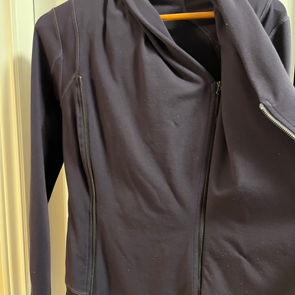 Lululemon Purple Asymmetrical Zip Jacket - Picture 4 of 5